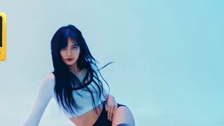 【4K60FPS】 رقصة ليا سونغ بجسمها المثالي، من يستطيع تحمل هذا!