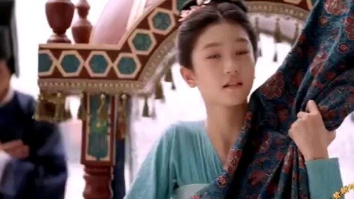 It's so beautiful! I used to serve Emperor Xian during the Yuanhe period and once accompanied him in