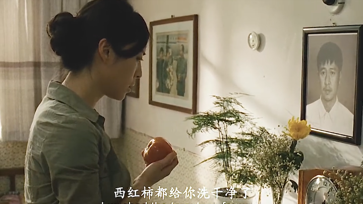 Khi xảy ra động đất, người mẹ đã chọn cứu em trai; 32 năm sau, hai mẹ con tái ngộ, cái quỳ của người