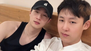 【DZ & Soft Persimmon】تعليم رقصة الأصابع من قبل معلمة البرسيم