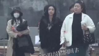 狗仔镜头下的周也
