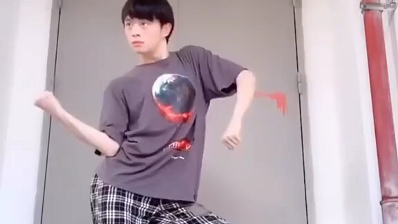 ให้เธอเลียนแบบ ไม่ใช่ให้เธอเหนือกว่า (ตอนที่ 2) ลอกเลียนสติกเกอร์หน้าตาอัลปาก้า