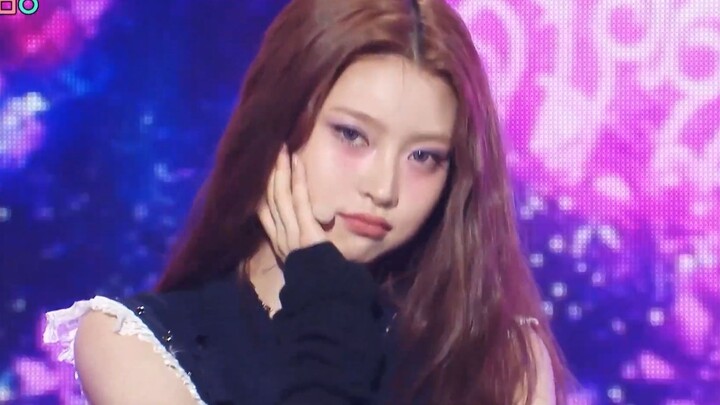 مسرح أداء أغنية BTG الجديدة لـ KiiiKiii