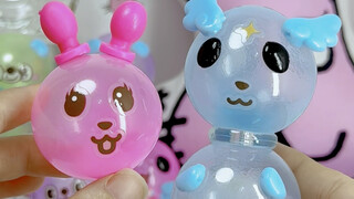 The big rabbit made a little rabbit out of balloons~