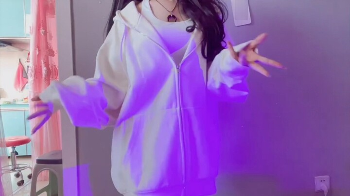 《Dress Up and Dance》