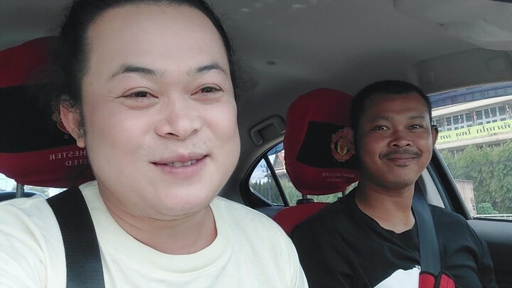 มาหาหมอรักษาอาการที่เป็นอยู่ นายหูดำก็เป็นกำลังใจให้ตลอดทาง