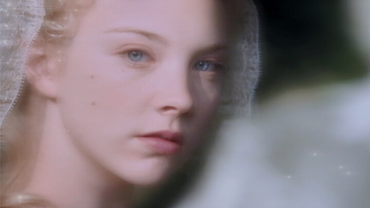 "Butterfly in the Flower Veil in the Mist"