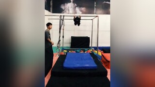 Bạn ngã mà vẫn đứng vỗ tay? 🤣 highnoy parkour flip agent tiktok tiktokvietnam fail fyp foryou xyzbca reaction fun hàivl