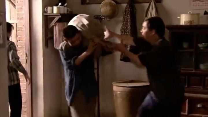 My nephew from the countryside brought over dozens of pounds of potatoes, easing my family’s urgent 