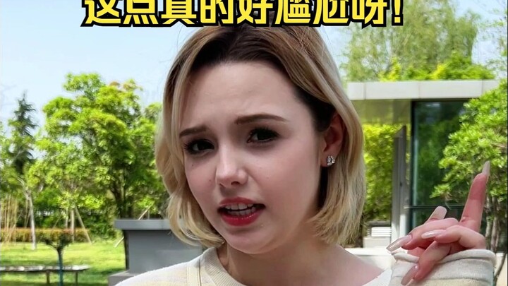 This queuing machine is the eternal “pain” for foreigners in China—it’s just so awkward!