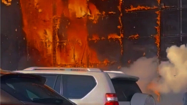 The security guard ran away overnight (the video footage is all produced by AI)