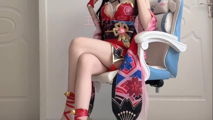 Yo~ I'm a pro at having fun! Star Rail Homura cosplay