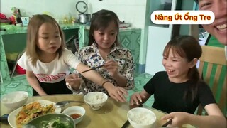 Nàng Út Ống Tre trổ tài nấu bữa trưa cho toàn bộ Ê kíp Độc Lạ Bình Dương