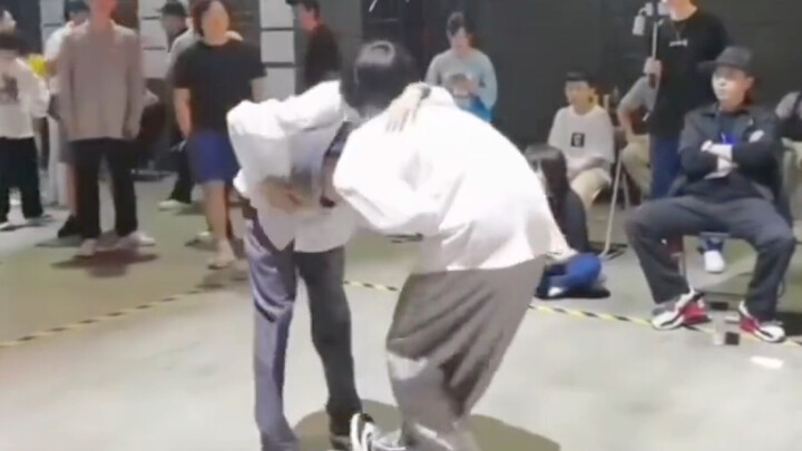 【张桂源】freestyle跳得真的很好！不过最后给对手鞠躬那里也是真的很好笑！