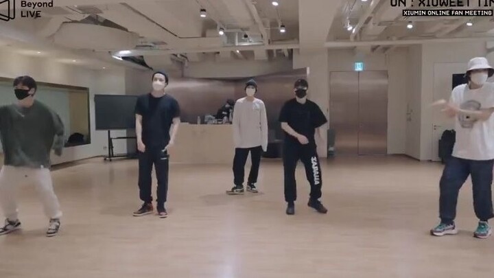 รวมร่าง! ห้องซ้อม EXO ใหม่ล่าสุด! ขยับได้ด้วย! ฉันมีชีวิตแล้ว!