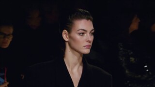 Karl Lagerfeld's last muse, this damn disdain, who can stand this?