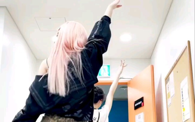 Các ngôi sao K-pop có chung phong cách "lalalalala"? (G) I-DLE thể hiện phong cách "bò cái"