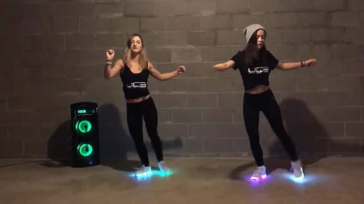 Alan Walker - The Spectre (Remix) Shuffle Dance Music Video ♫ LED Shoes Dance Special