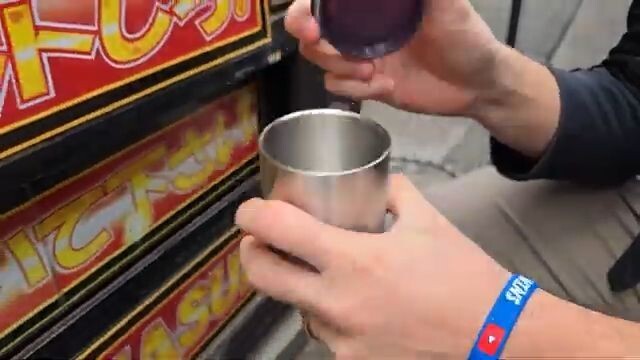 Kings Treasure Mystery Vending Machine Strikes Again in Japan!