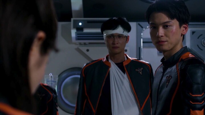 Kanada's identity is revealed and he replaces Dyna's BGM + [I just want to protect you] ED