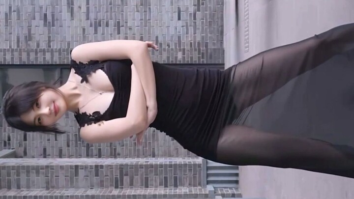 Bai Lu's Arrogant Dance with AI Face Swap