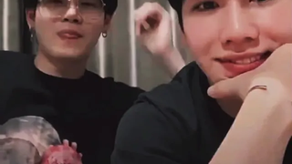 เธอกับฉัน(วันพรุ่งนี้)❤️🤍🐻🐵 หยิ่นวอร์ YinWar