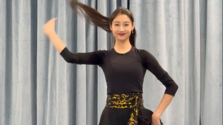 Xinjiang dance set the audience on fire