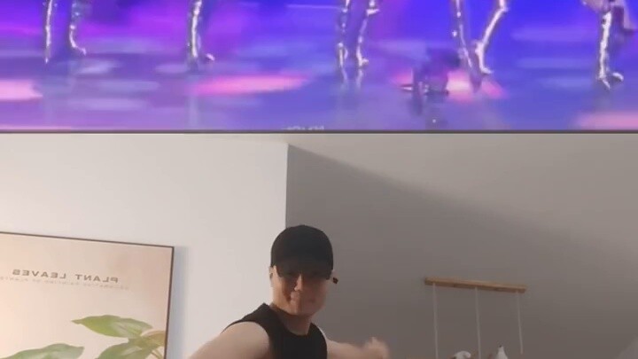 Whose queencard dances like this!!! I can’t hold it anymore!