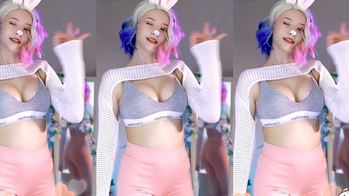 Russian beauty hot dance