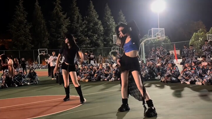 【Đại học Vân Nam】: Chị khóa trên mặc áo xanh YYDS