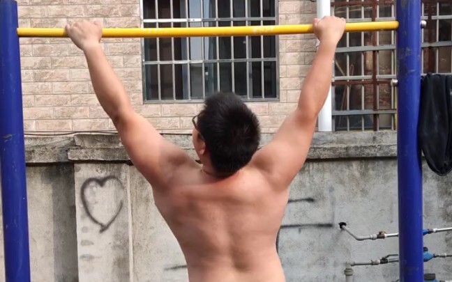 210-pound high school student has both pulling and pushing strength.