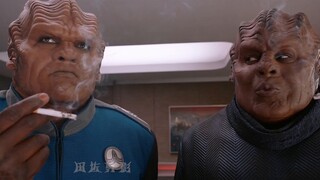 Alien itu kecanduan sejak pertama kali merokok dan hanya bisa menghabiskan 500 batang sehari. Bikin 