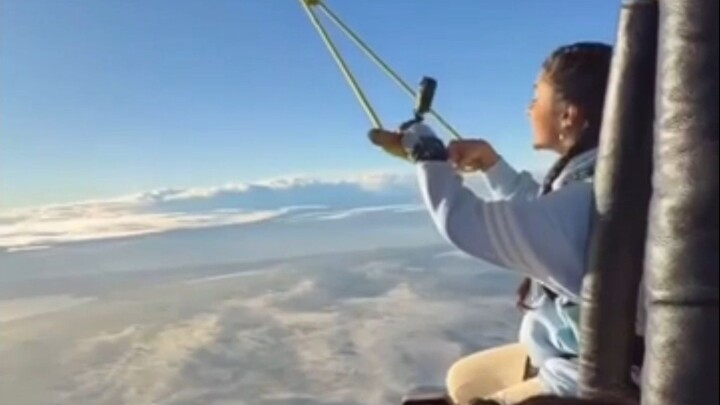 Có vẻ như cô ấy không hiểu.