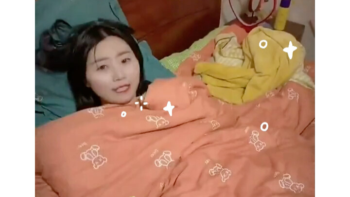 Tempat Tidur: Malam Ini Terlalu Lama