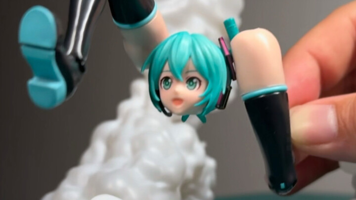 Sekarang giliranku tampil! Bermainlah dengan manusia balok bangunan Bruco Hatsune Miku dengan sangat