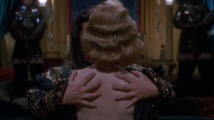 Thành Cát Tư Hãn hồi sinh, đại chiến với siêu anh hùng Mỹ, suýt chút nữa thống trị toàn thế giới, bộ