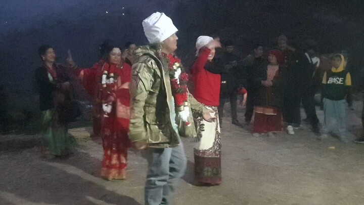 bride and groom dancing in naumati baja |