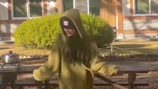 【崔叡娜】yena的hype boy挑战 只用了五分钟的速扒