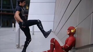 Karya Patung Pasir Luar Negeri : Quicksilver vs. The Flash, beda lagi dengan Speed Force