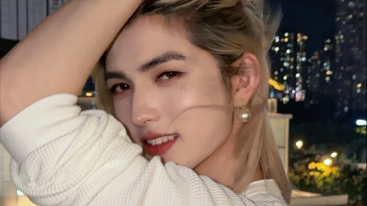 Having a friend like this take your photos? Whether the pics turn out or not doesn’t even matter any