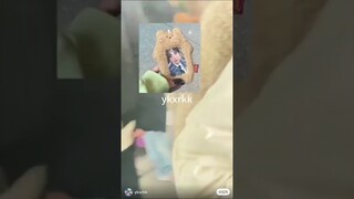 haechan robbing nctzen‘s photocard😭😂 #haechan #nct #nct127 #nctdream #kpop