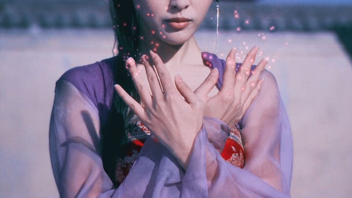 Back then, no one noticed that Zixuan’s magic always incorporated snake motifs!