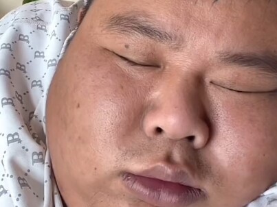 Phần Lương Tử bị ngạt thở khi ngủ ấy, cái này làm tôi sợ lắm trong điện thoại của tôi
