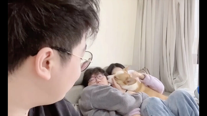 Giờ trong đầu tôi toàn là hình ảnh của Dương Á Đông, nói nữa đi, nói nữa đi, nói nữa đi!