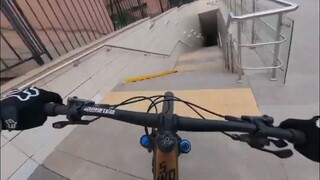 很内向，出门不敢走马路