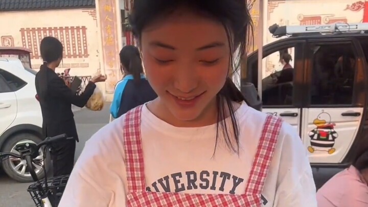 Được quay vào năm 2023, ai ngờ chỉ sau hai năm bạn đã trở thành blogger triệu fan rồi.