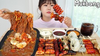 살얼음 동동 시원하고 매운 송주 비빔냉면과 닭꼬치, 떡꼬치, 소세지 등 다양한 길거리 모듬 꼬치 먹방 | Mukbang