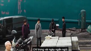 Người đàn ông với tay nghề làm tiền giả 1