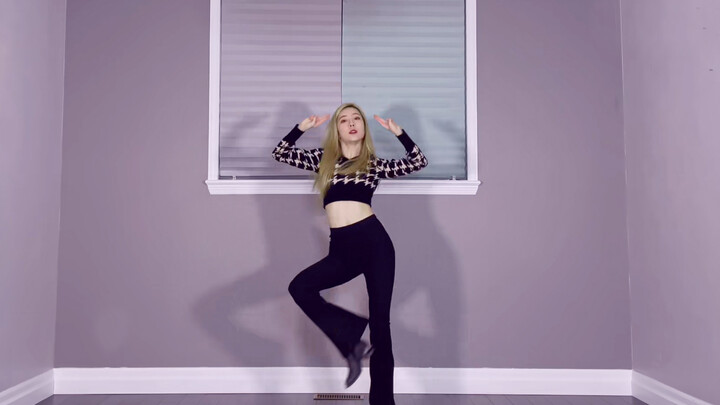 Dance cover of 2020 hits of girl groups in 12 sets of clothes
