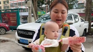 A girl says she’s reluctant to take care of kids, but the next second she sees money—and instantly c